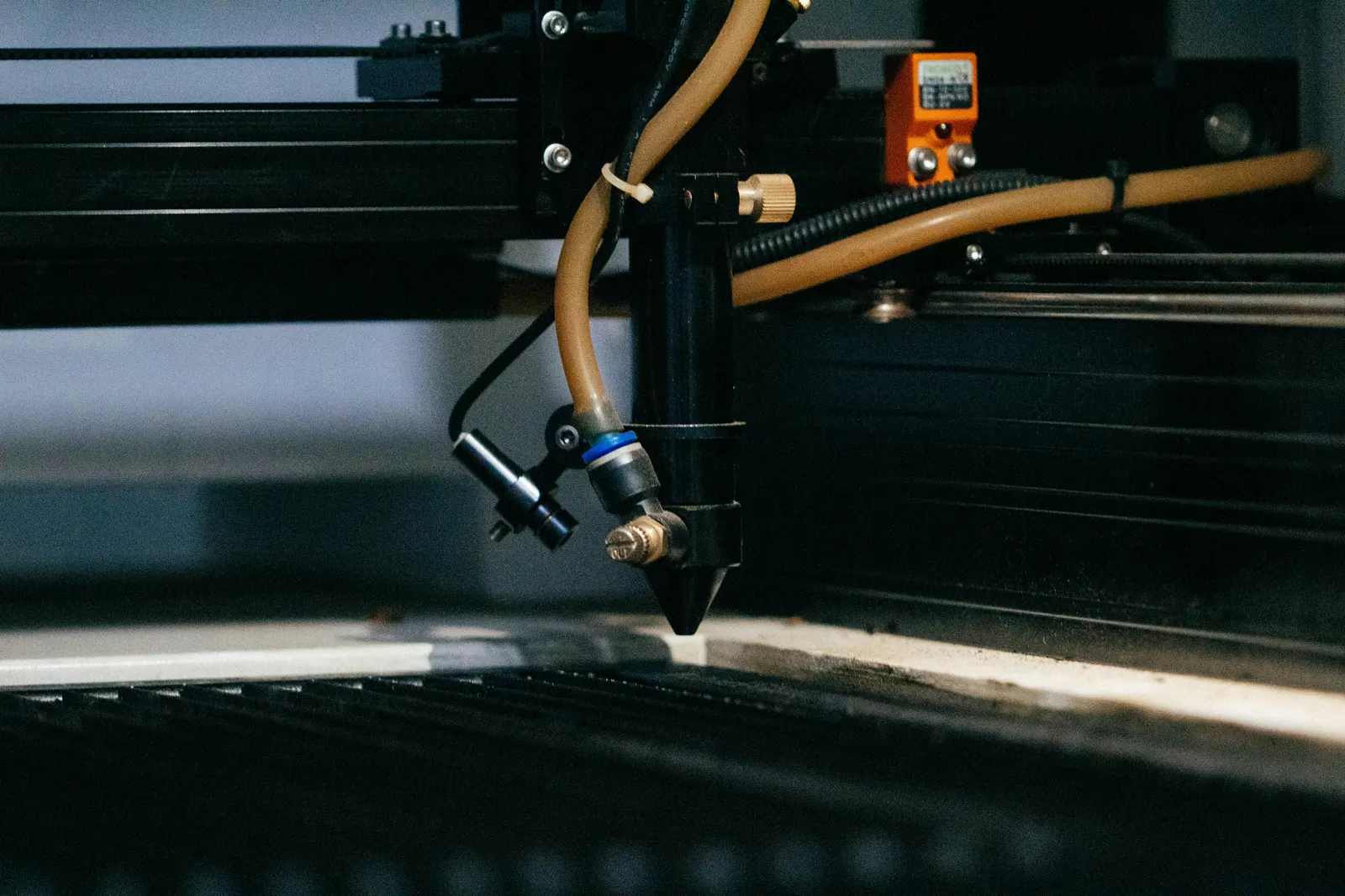 CO2 laser cutting for acrylic, wood, and non-metal sheet materials
